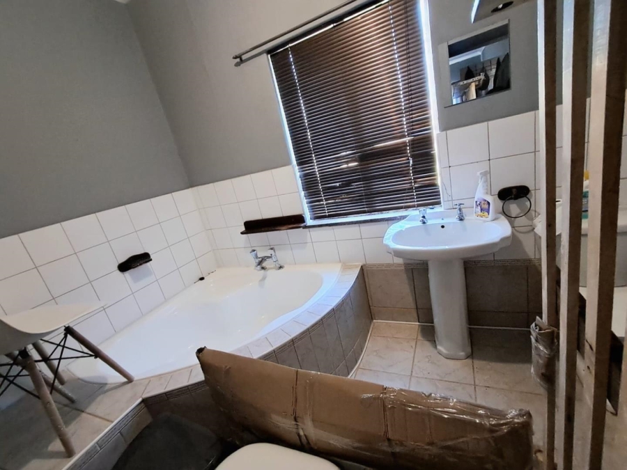 4 Bedroom Property for Sale in Gardeniapark Free State